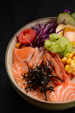 日式三文鱼沙拉