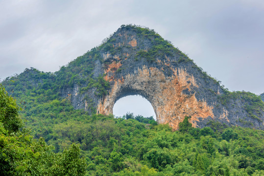 中国广西桂林阳朔月亮山风景区