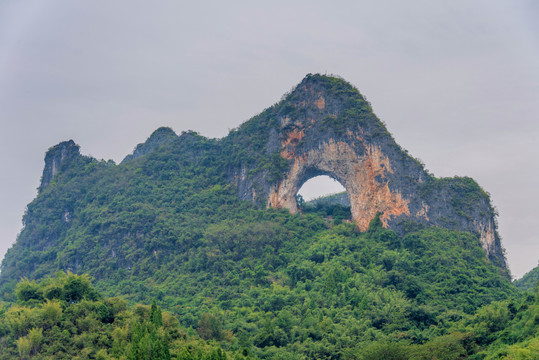 中国广西桂林阳朔月亮山风景区