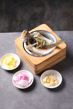 石锅黄鱼