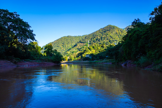 山谷河流