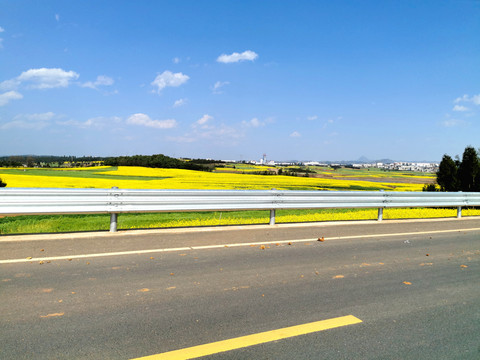 高速公路护栏路面