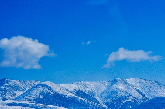 祁连山雪景