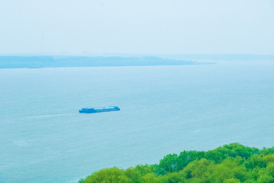 城市风景长江的船只