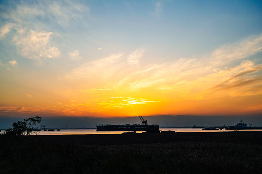 海上落日