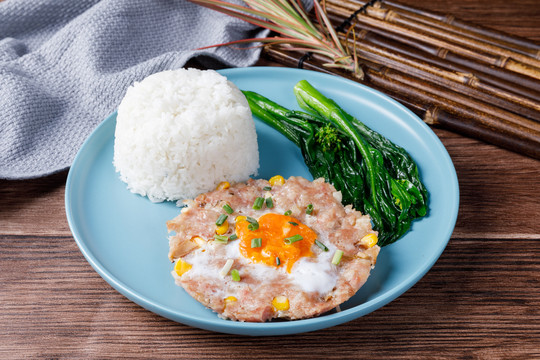 马蹄咸蛋肉饼饭