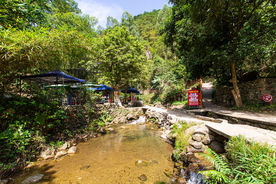 双龙沟原始森林农家院