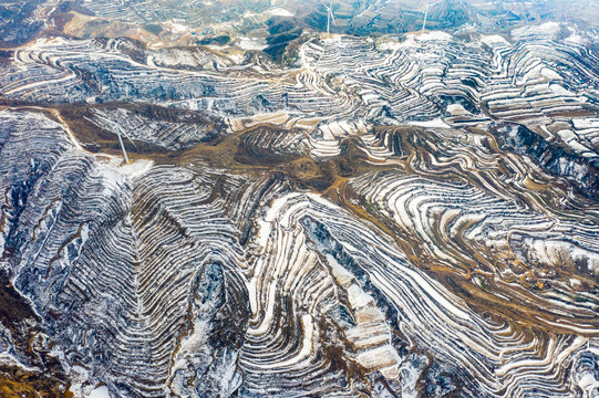 山西芮城光伏基地雪景如画