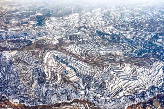 山西芮城光伏基地雪景如画