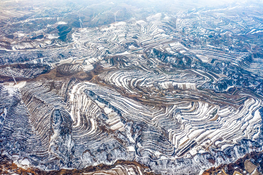 山西芮城光伏基地雪景如画