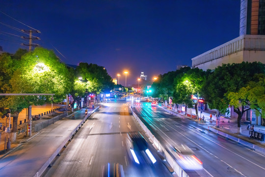 城市夜景灯光车流长曝光