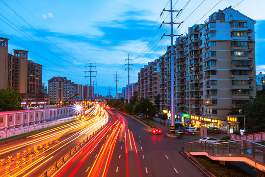 城市夜景灯光车流长曝光