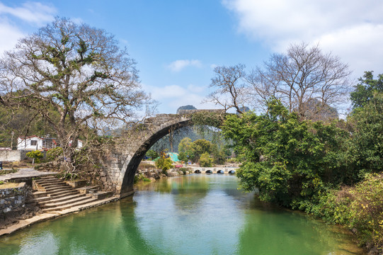 桂林阳朔遇龙河富里桥