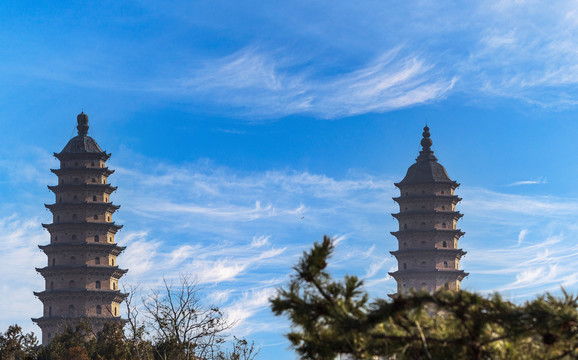 中国山西太原市永祚寺双塔随拍