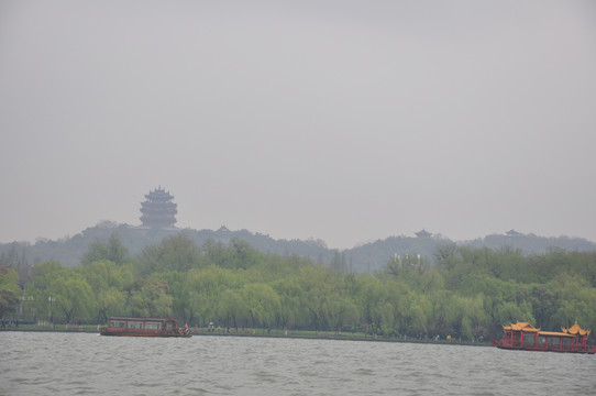 雨中杭州西湖风光