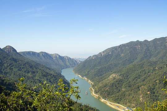 峡谷河流