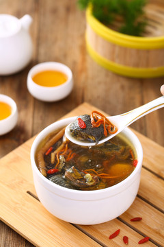 烏雞人參湯