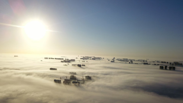 雾中的城市