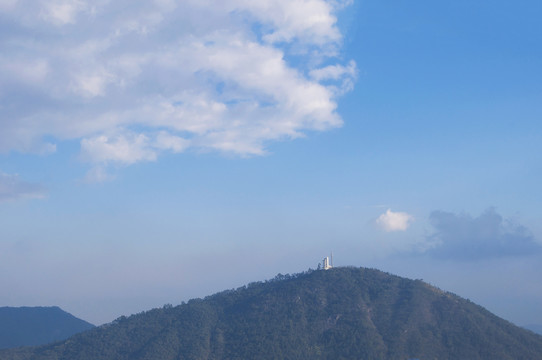 南山山峰蓝天白云