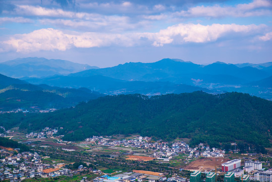 山脚小城