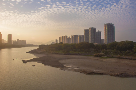 沿江城市风景