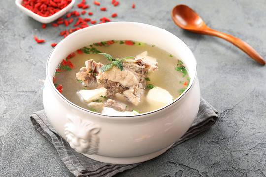 肉骨茶炖老豆腐