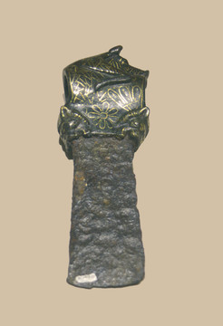 叙利乌加里特宫殿遗址仪式用斧