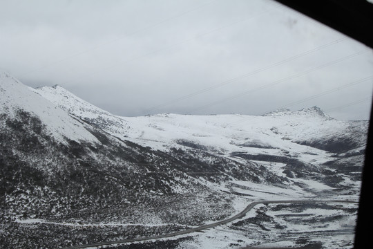 雪景雪山道路