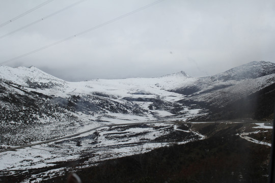 雪景雪山道路