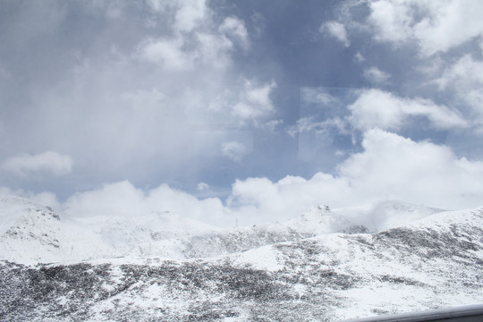 茫茫雪山