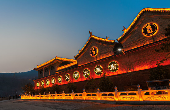 五台山广化寺古建夜景