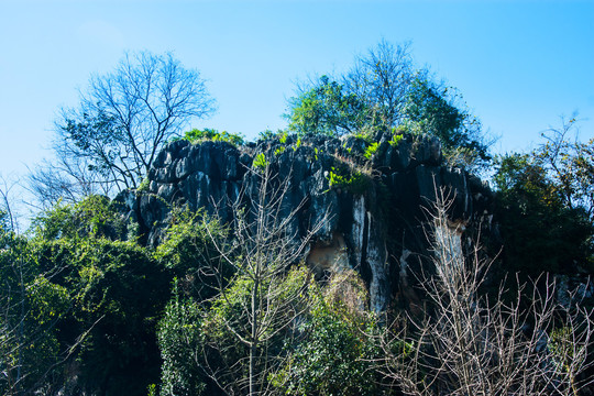 石头山