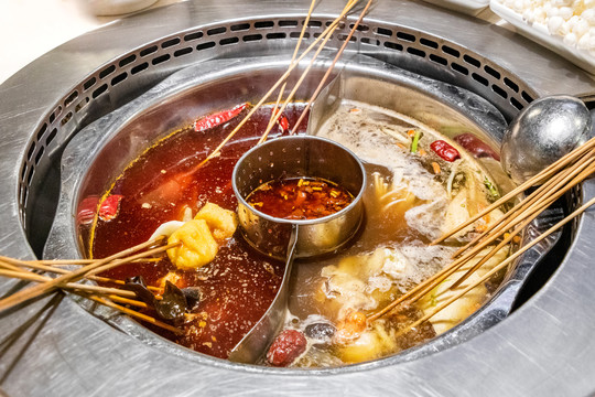 美食摄影麻辣鸳鸯火锅串串香