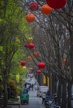 翠华路灯笼路面西安风光