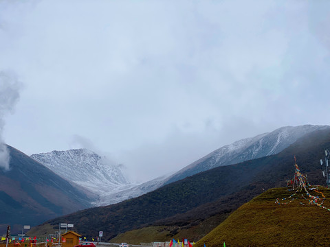 巍峨祁连雪山