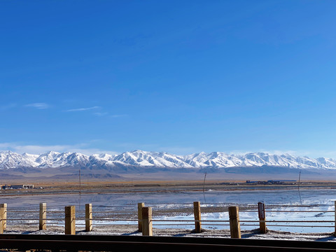 雪山与盐湖