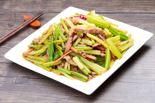 山芹菜炒肉絲