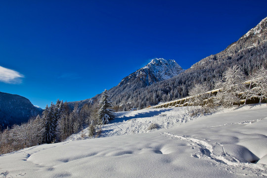 雪景与山景