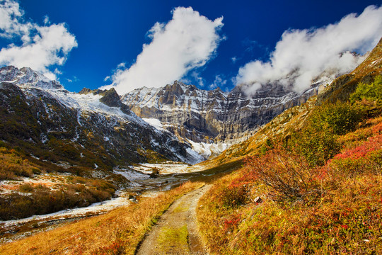 山景与群山