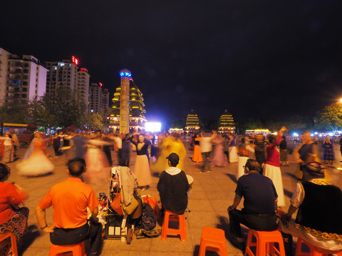 海南保亭七仙广场夜景