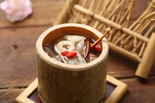 山珍竹荪汤