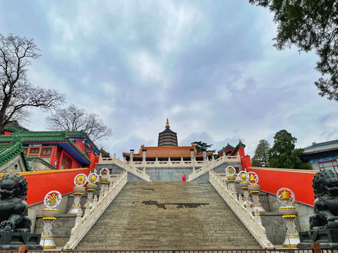 八大处灵光寺