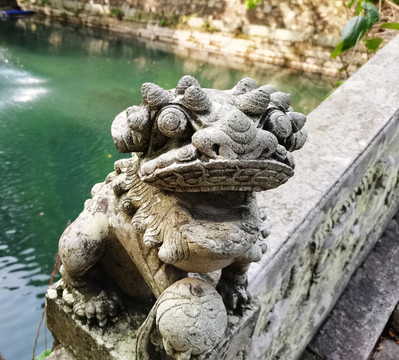 無名石雕