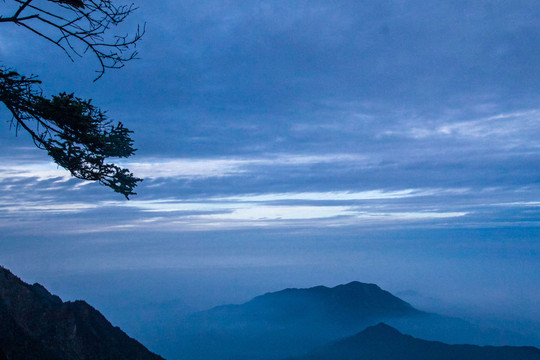 九峰山