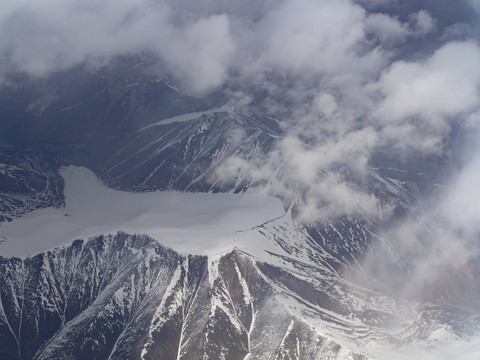 雪山山峦