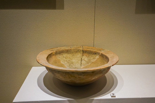 马家窑文化彩陶盆古代陶器