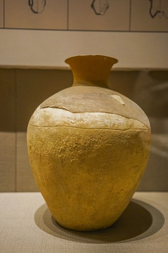马家窑文化红陶壶