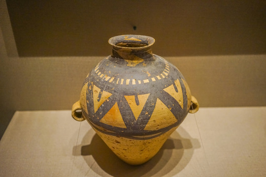 马家窑文化彩陶罐古代陶罐