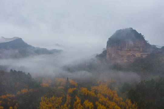 烟雨麦积山