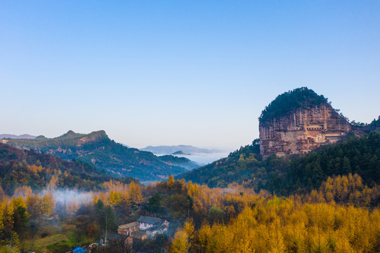 烟雨麦积山